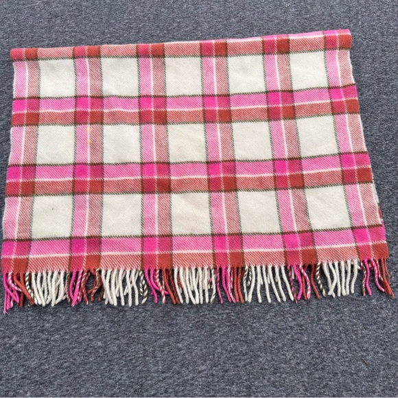 Foxford Woolen Mills Ireland Wool Throw Blanket Pink Plaid Fringe 42”x31” - Picture 5 of 5